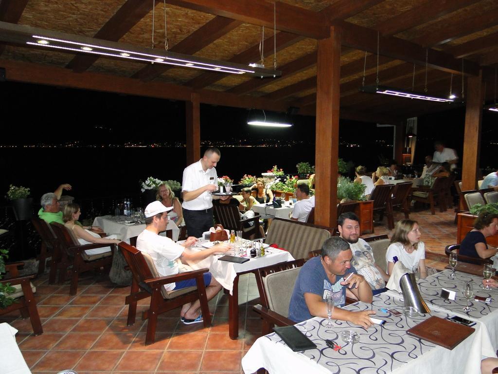 Krasići Hotel Anderba מראה חיצוני תמונה